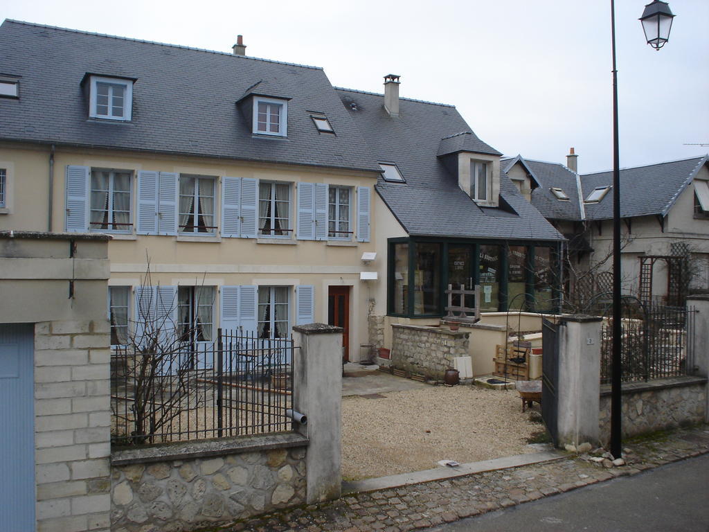 Chambres D'Hotes Sur La Courtine De Coucy Exteriör bild