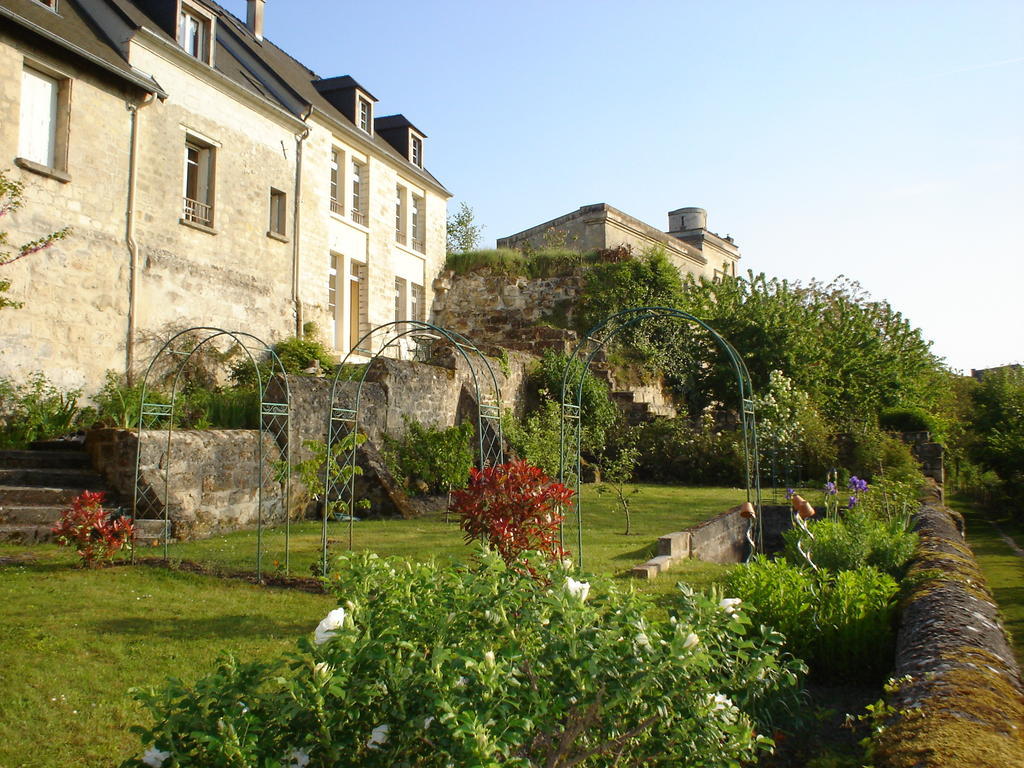 Chambres D'Hotes Sur La Courtine De Coucy Exteriör bild